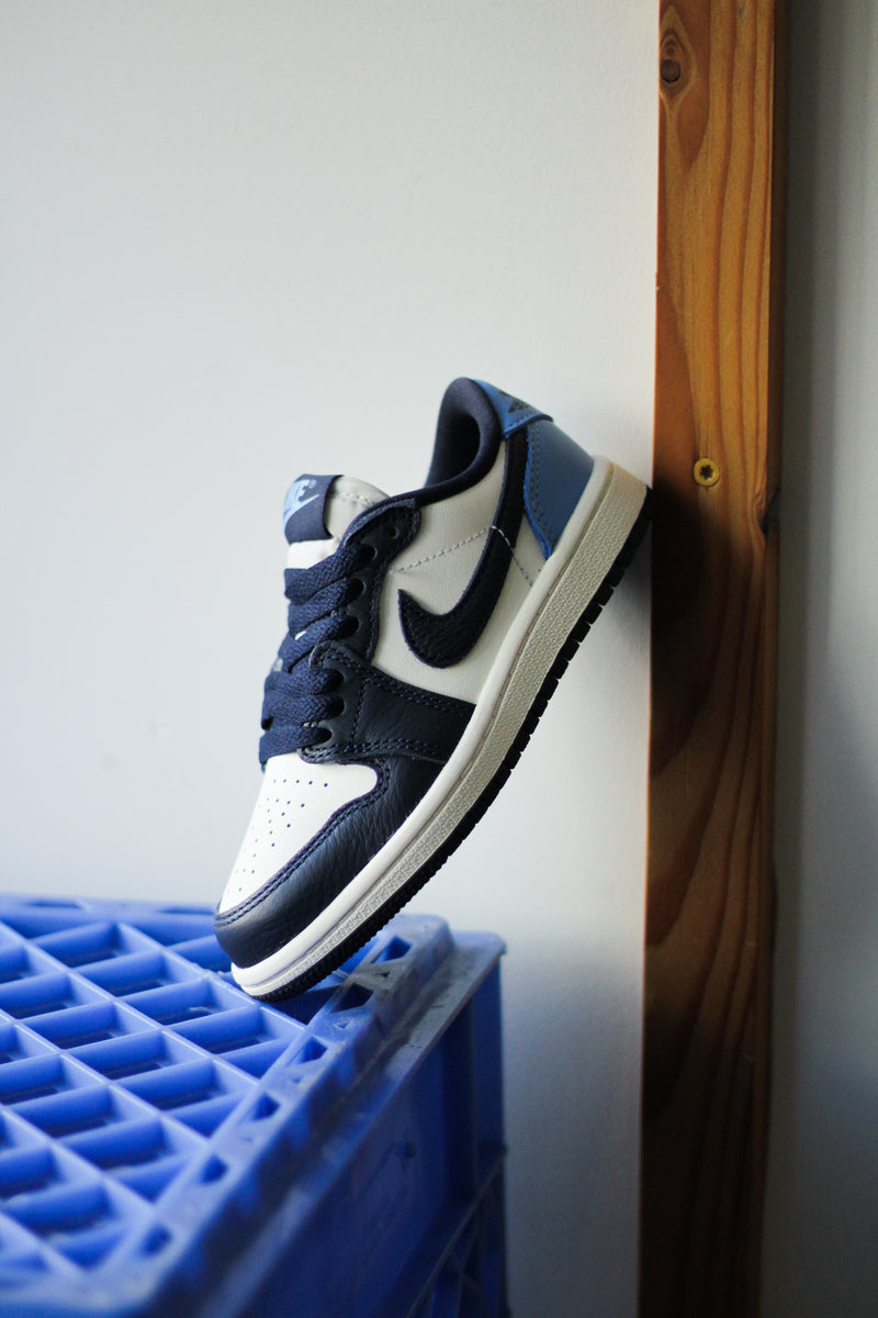 JORDAN 1 RETRO LOW OG (PS) "OBSIDIAN/UNIVERSITY BLUE-SAIL"
