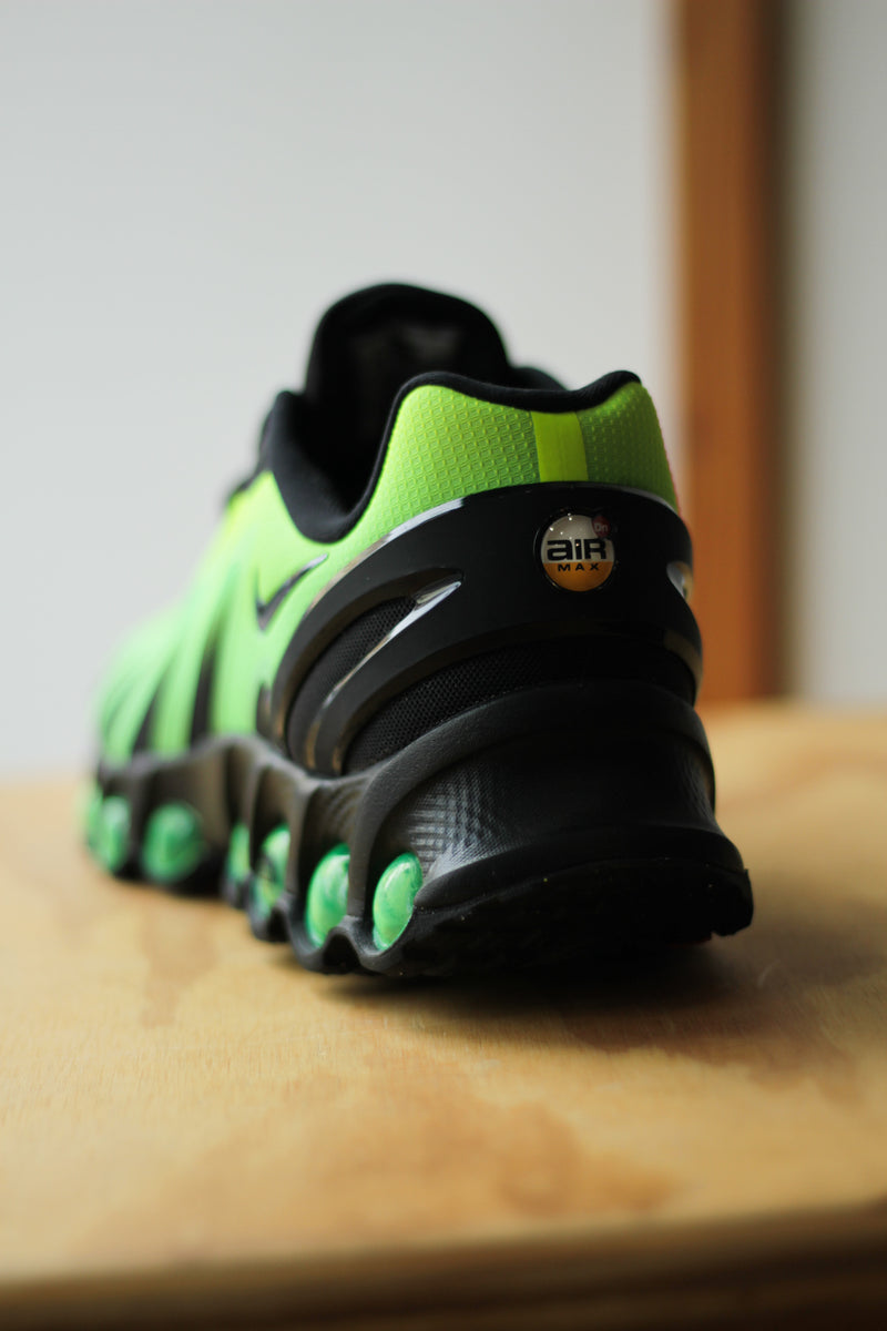 NIKE AIR MAX DN8 "BLACK/BLACK-GREEN STRIKE-VOLT"