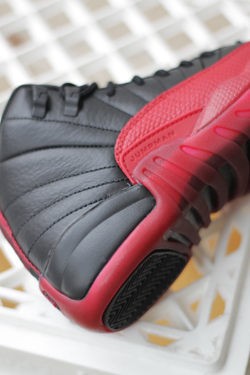 AIR JORDAN 12 RETRO (GS) "BLACK/VARSITY RED"