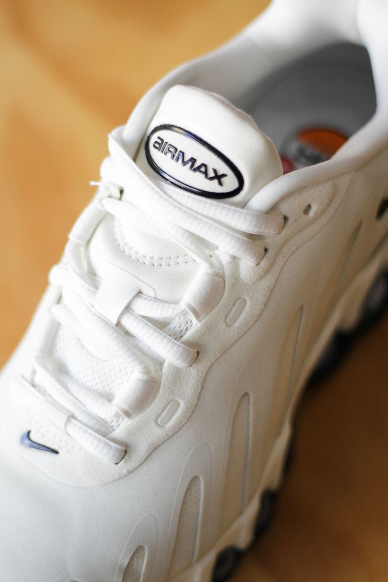 W NIKE AIR MAX DN8 "SAIL/BLACK-FOSSIL"