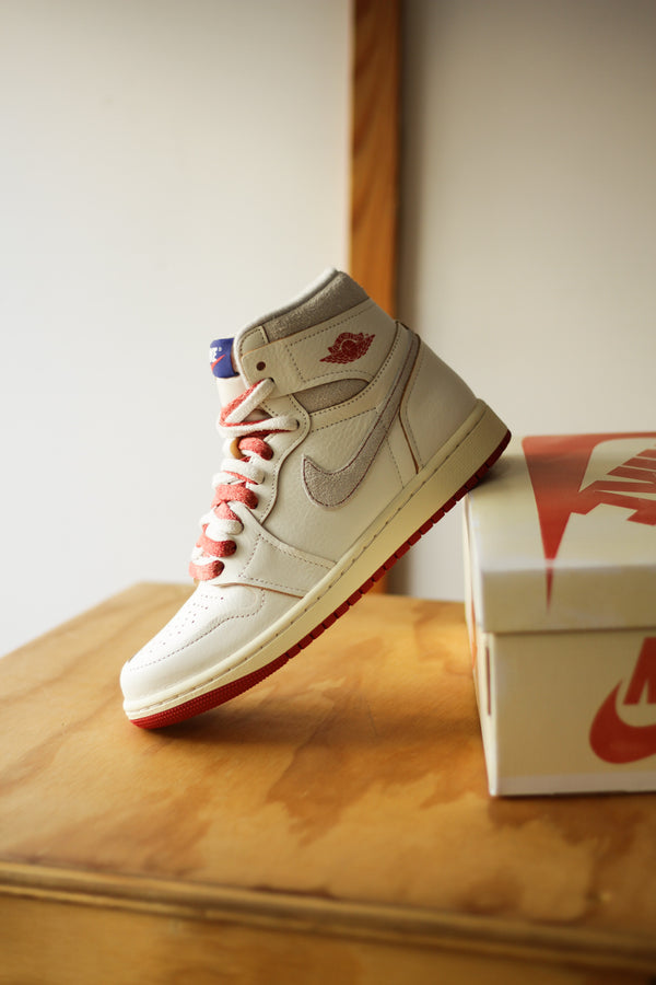 W AIR JORDAN 1 RETRO HIGH OG "SAIL/CINNABAR-LIGHT BONE"