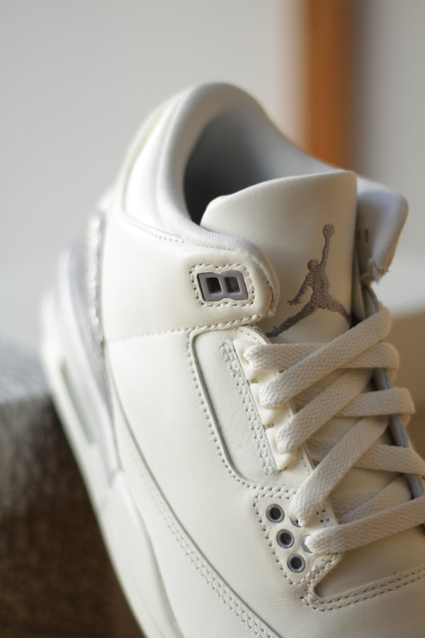 W AIR JORDAN 3 RETRO "SAIL/CEMENT GREY-METALLIC SILVER"