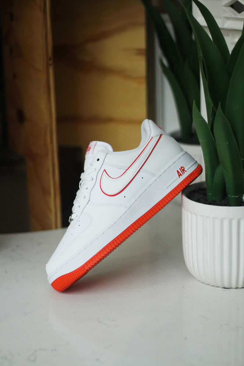 Nike Air Force 1 '07 Shoes 'White/Picante Red' 11.5