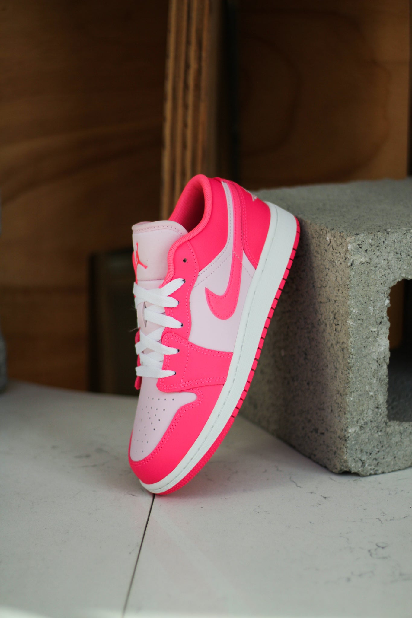 NIKE ナイキ Air Jordan 1 Low \"White Gum Hyper Pink\" SS 19 NIKE ナイキ Air Jordan 1 Low White Gum Hyper Pink SS 19