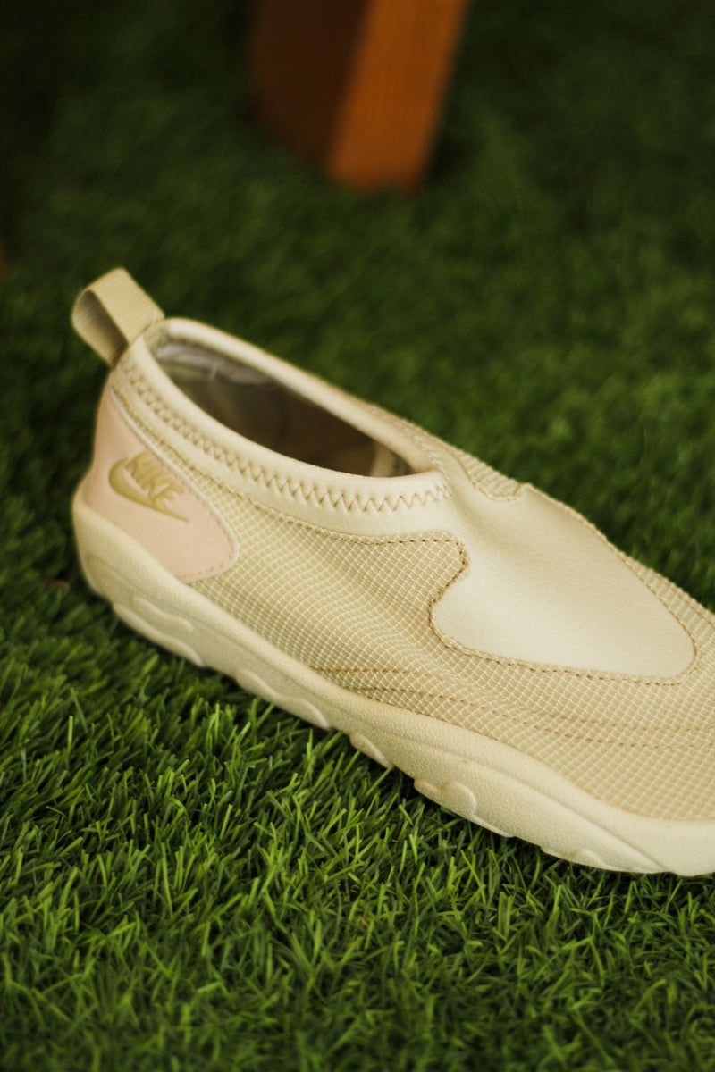 W NIKE AQUA TURF "LT OREWOOD BRN/DESERT KHAKI"