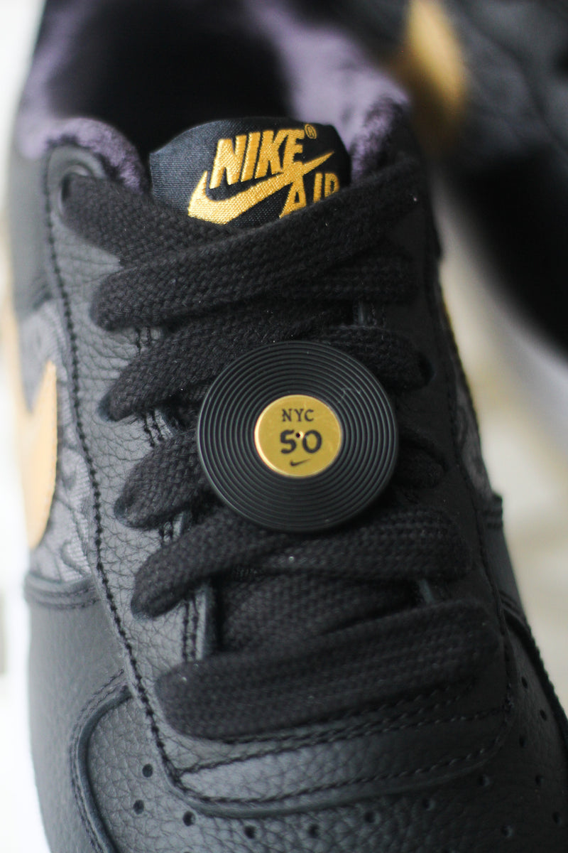 AIR FORCE 1 LV8 (GS) "BLACK/METALLIC GOLD"