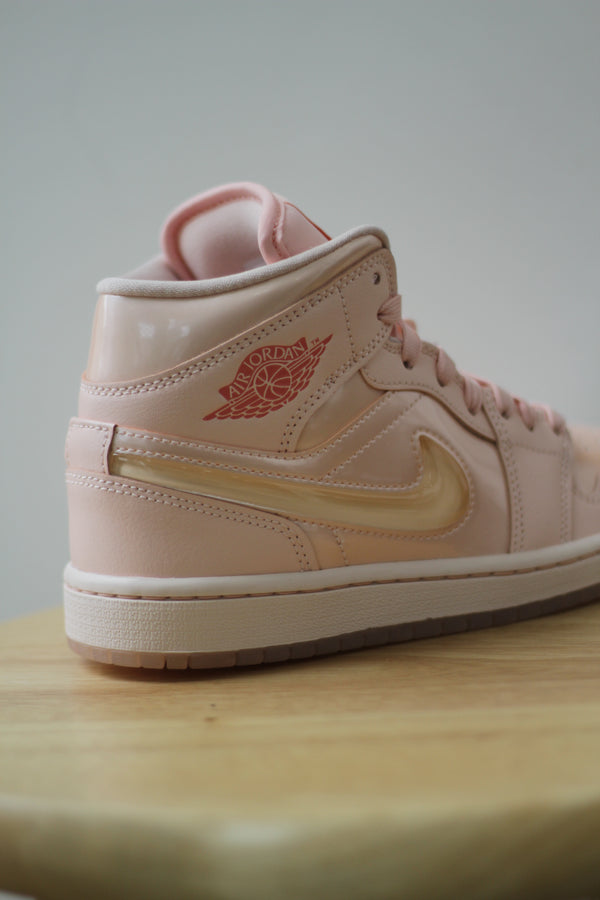 W AIR JORDAN 1 MID SE "WASHED CORAL/PINK SALT"