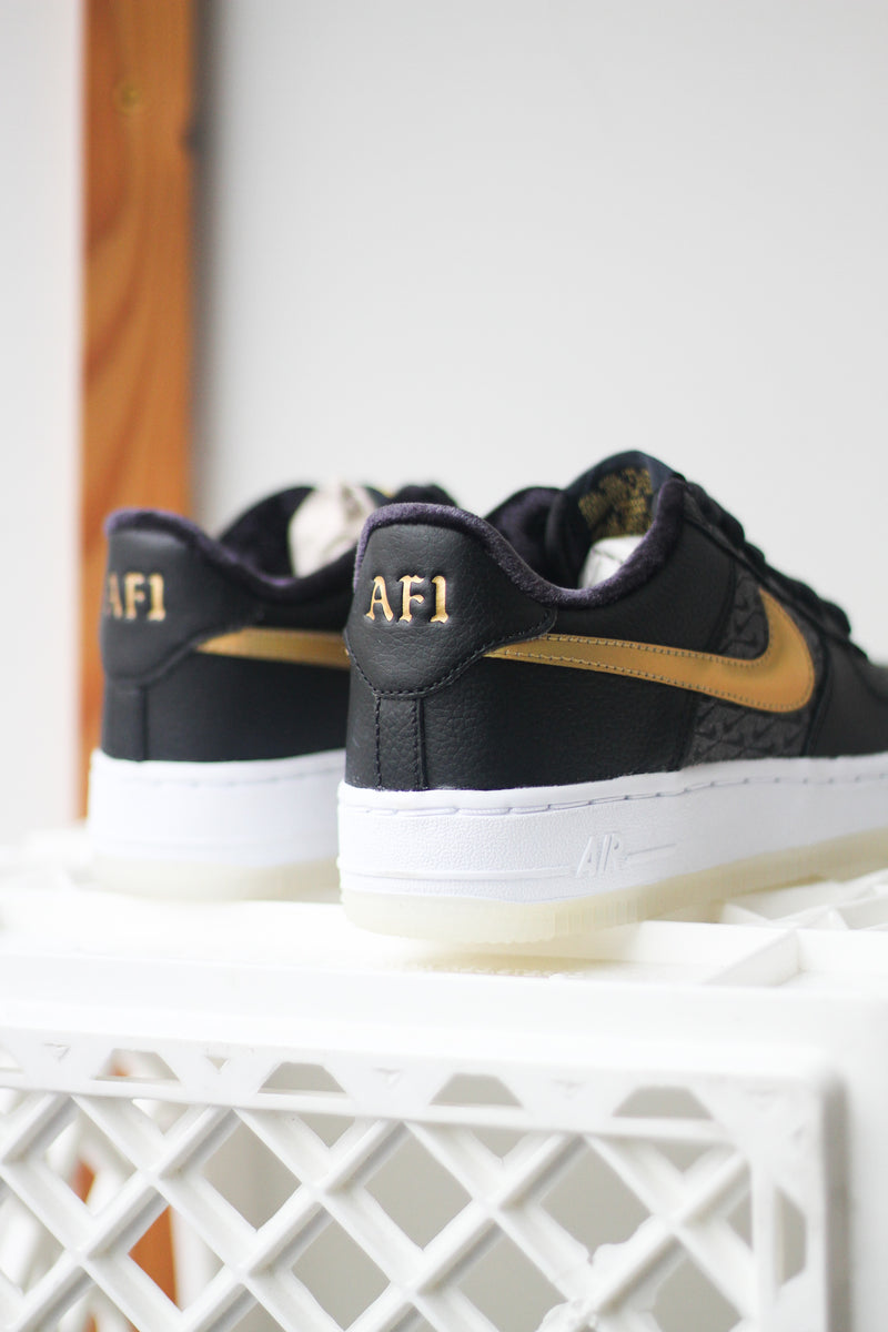 AIR FORCE 1 LV8 (GS) "BLACK/METALLIC GOLD"