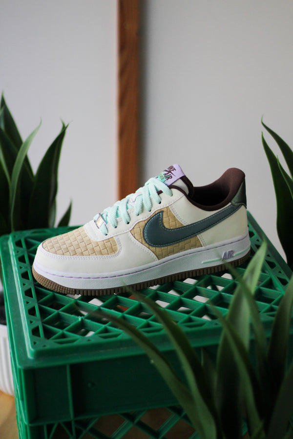 NIKE AIR FORCE 1 RETRO QS "SUMMIT WHITE/GLACIER BLUE-MINT FOAM"