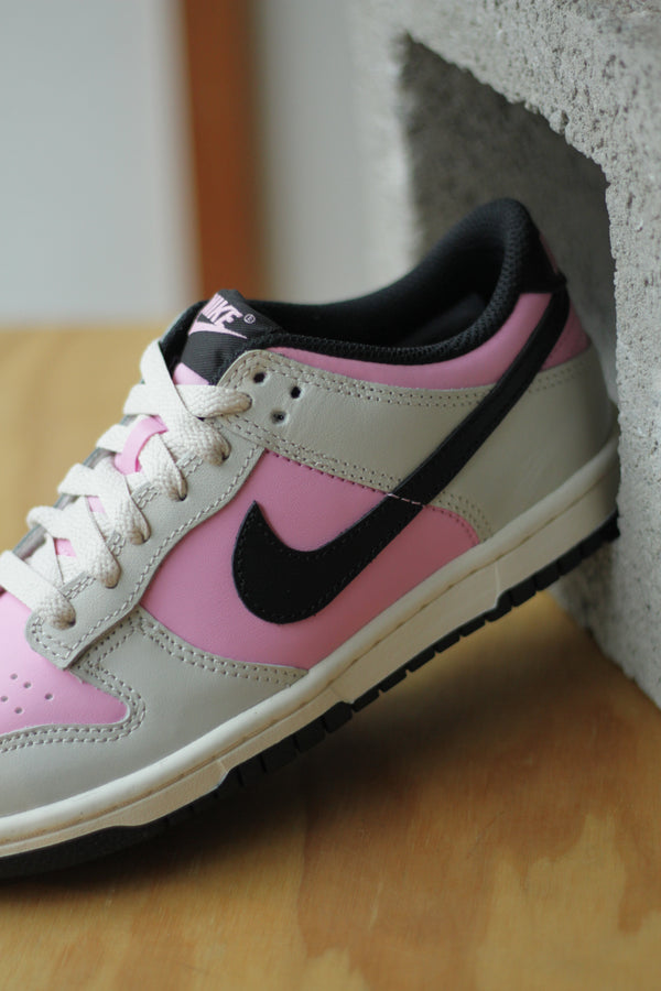 NIKE DUNK LOW (GS) " PINK RISE/BLACK-LT OREWOOD BRN"