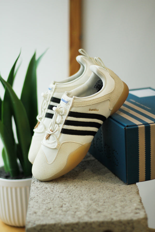 ADIDAS BALLERINA X BAD BUNNY "OFF WHITE/CORE BLACK/GUM"