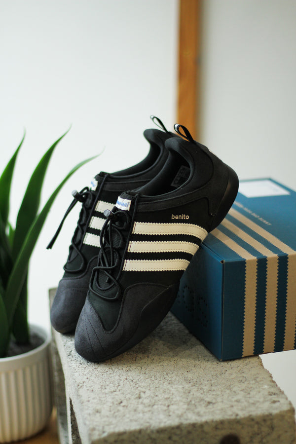 ADIDAS BALLERINA X BAD BUNNY "CORE BLACK/CHALK WHITE"