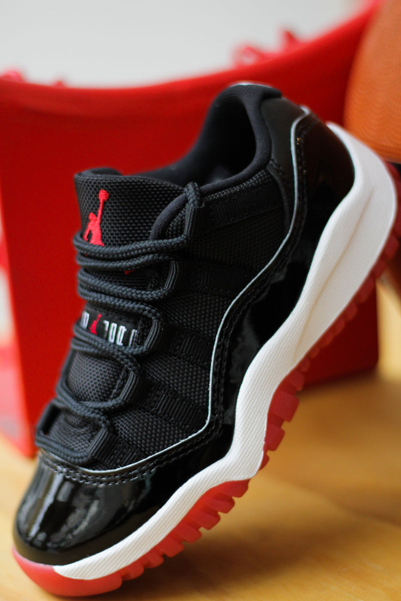 JORDAN 11 RETRO LOW (PS) "BLACK/VARSITY RED-WHITE"