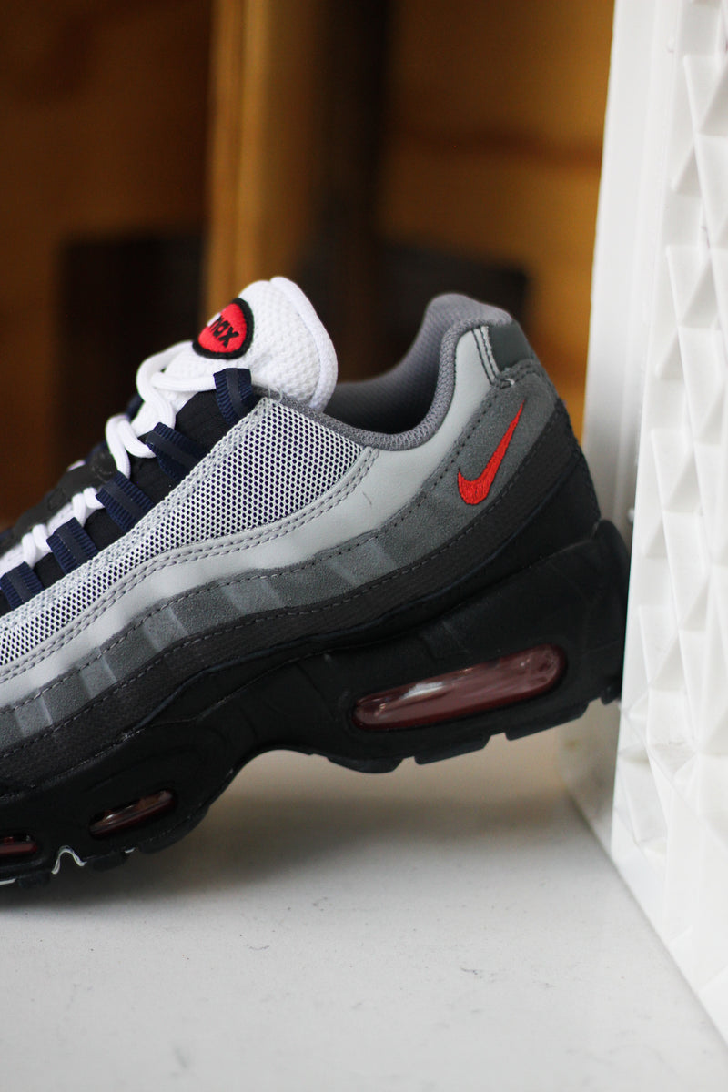 AIR MAX 95 "TRACK RED"