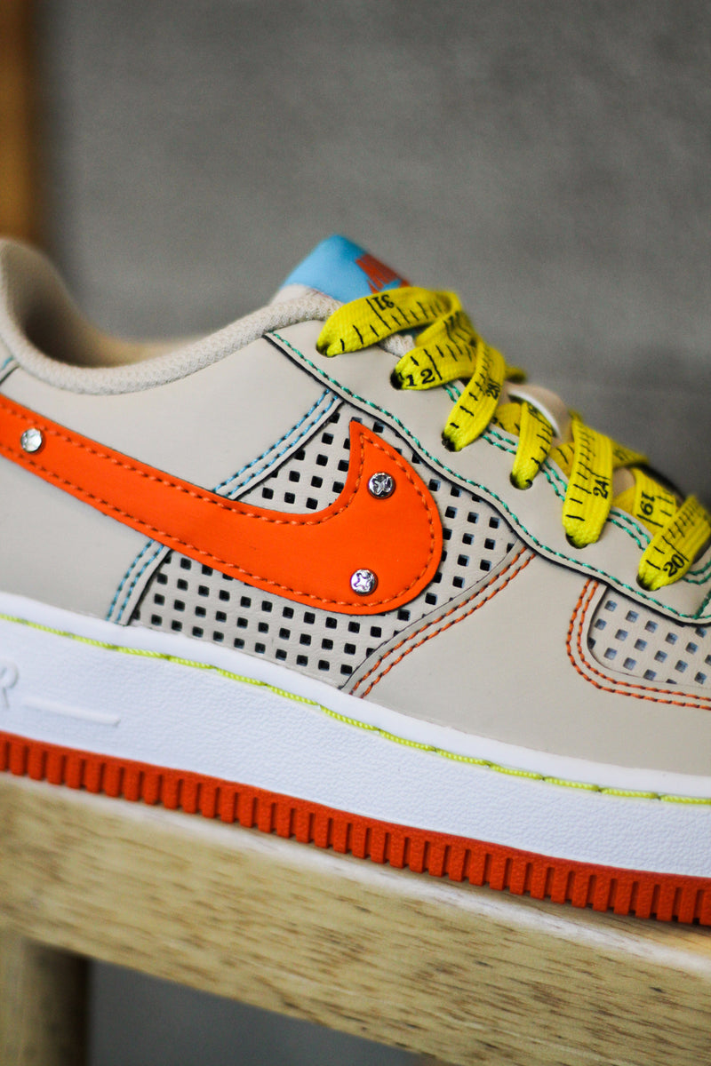 NIKE AIR FORCE 1 LE (GS) "SANDDRIFT/SAFETY ORANGE-PHANTOM"