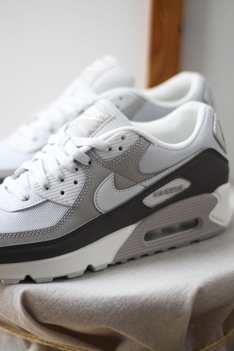 AIR MAX 90 "PHOTON DUST"