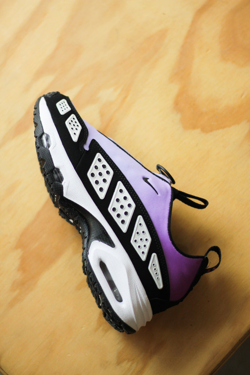 【NIKE】Air Max SNDR Hydrangeas and Hyper Violet WMNS Nike Air Max SNDR (Hyper Violet/black-white-hydrangeas