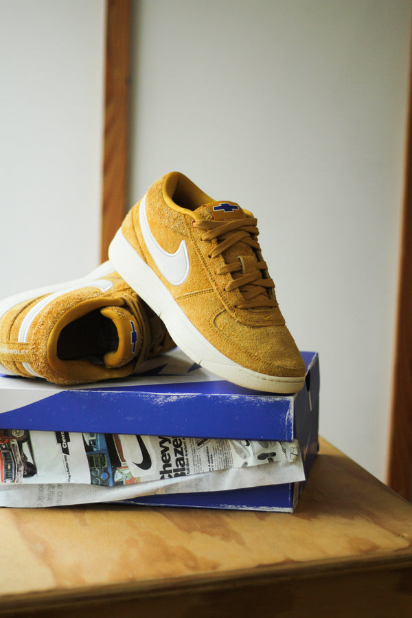 NIKE BOOK 1 CHEVY "DARK GOLD LEAF/SAIL-NATURAL"