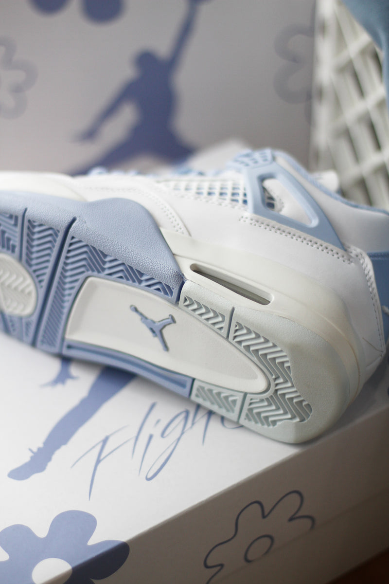 W AIR JORDAN 4 RETRO "WHITE/ALUMINUM-BLUE TINT-OIL GREEN"
