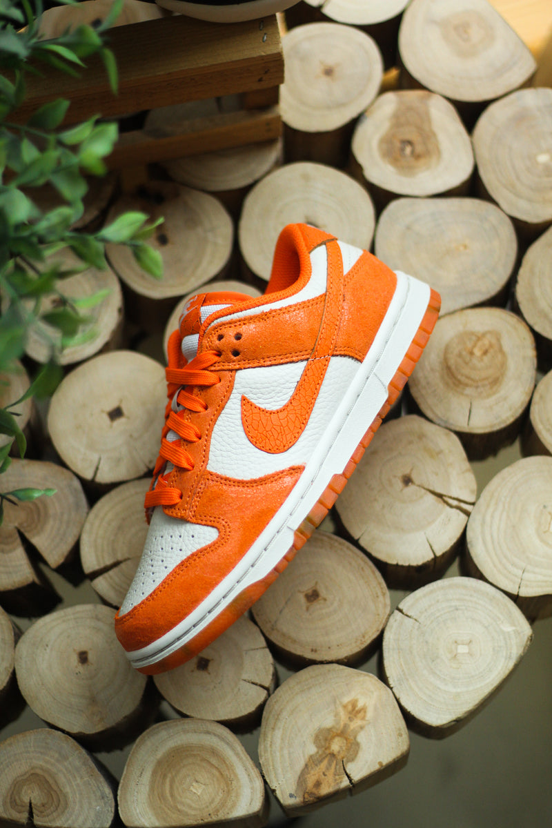 W DUNK LOW "SAFETY ORANGE"