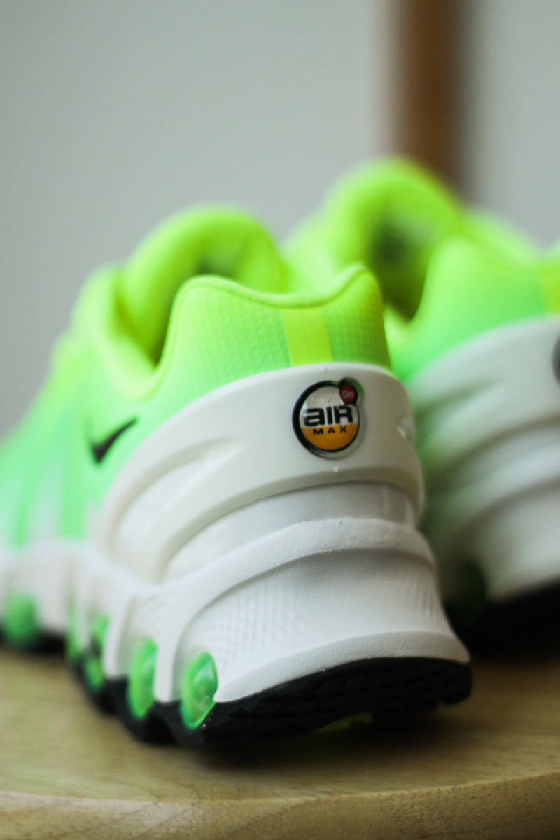 W NIKE AIR MAX DN8 "VOLT/BLACK-GREEN STRIKE-SUMMIT WHITE"