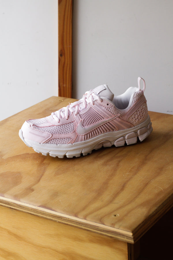 NIKE VOMERO 5 (GS) "PEARL PINK/VAST GREY-BLEACHED LILAC"