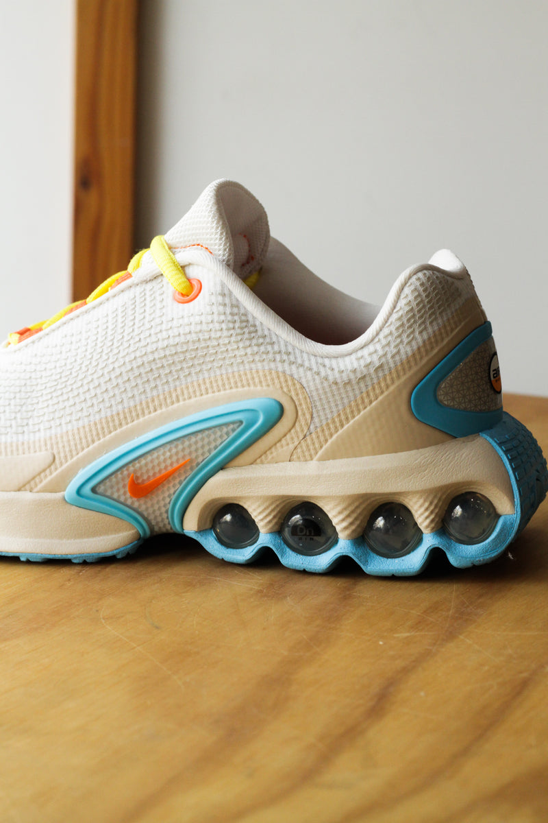 NIKE AIR MAX DN (GS) "PHANTOM/SAFETY ORANGE-SANDDRIFT"