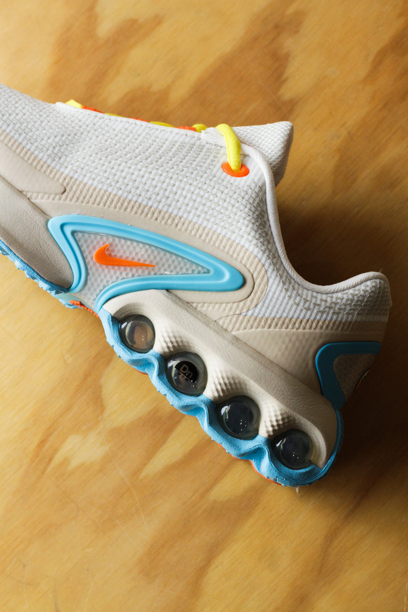 NIKE AIR MAX DN (GS) "PHANTOM/SAFETY ORANGE-SANDDRIFT"
