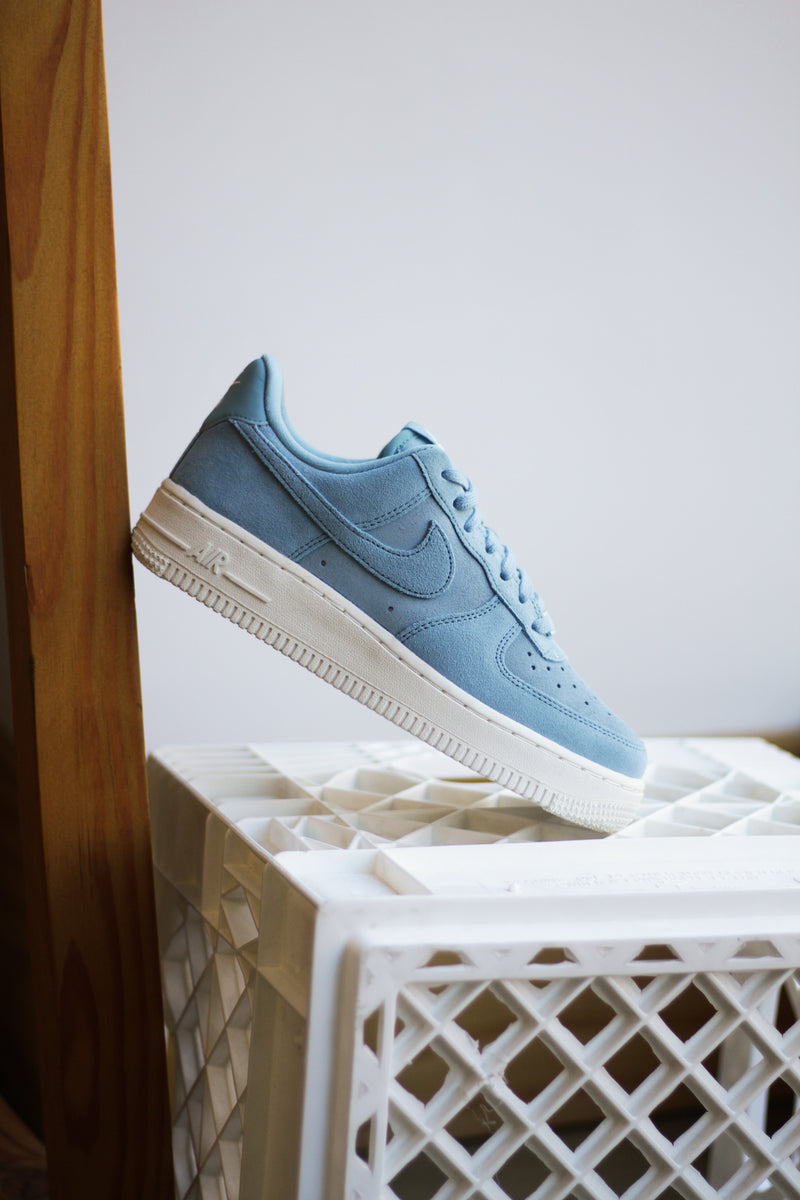 W NIKE AIR FORCE 1 '07 "DENIM TURQ/DENIM TURQ-SAIL"