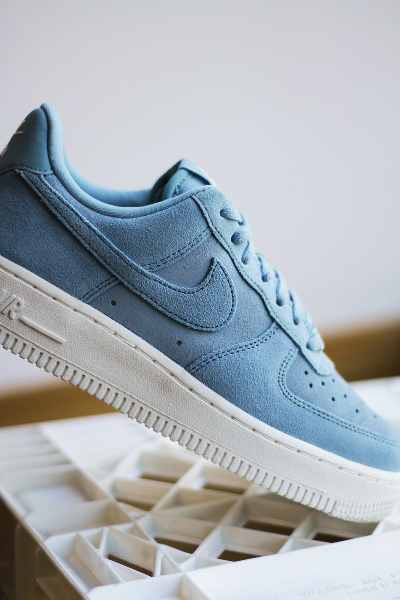 W NIKE AIR FORCE 1 '07 "DENIM TURQ/DENIM TURQ-SAIL"