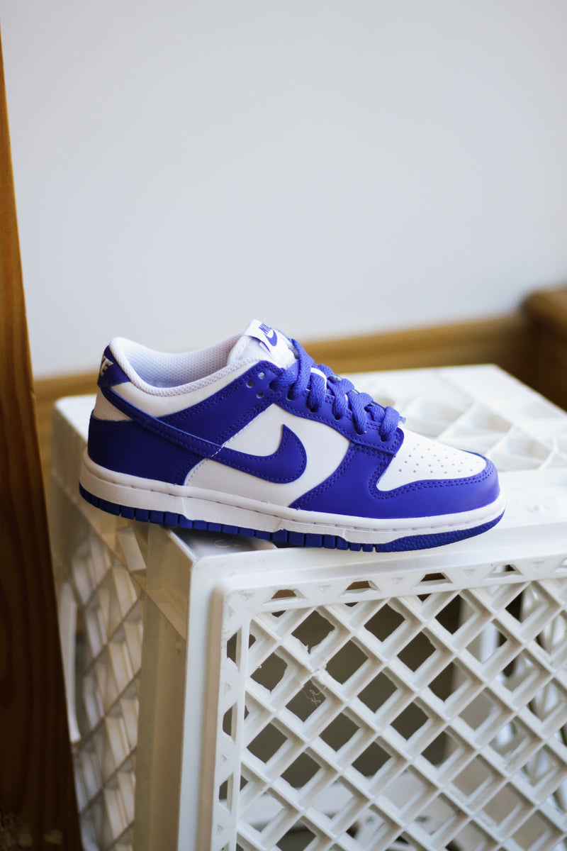 NIKE DUNK LOW (GS) "WHITE/HYPER ROYAL-HYPER ROYAL"