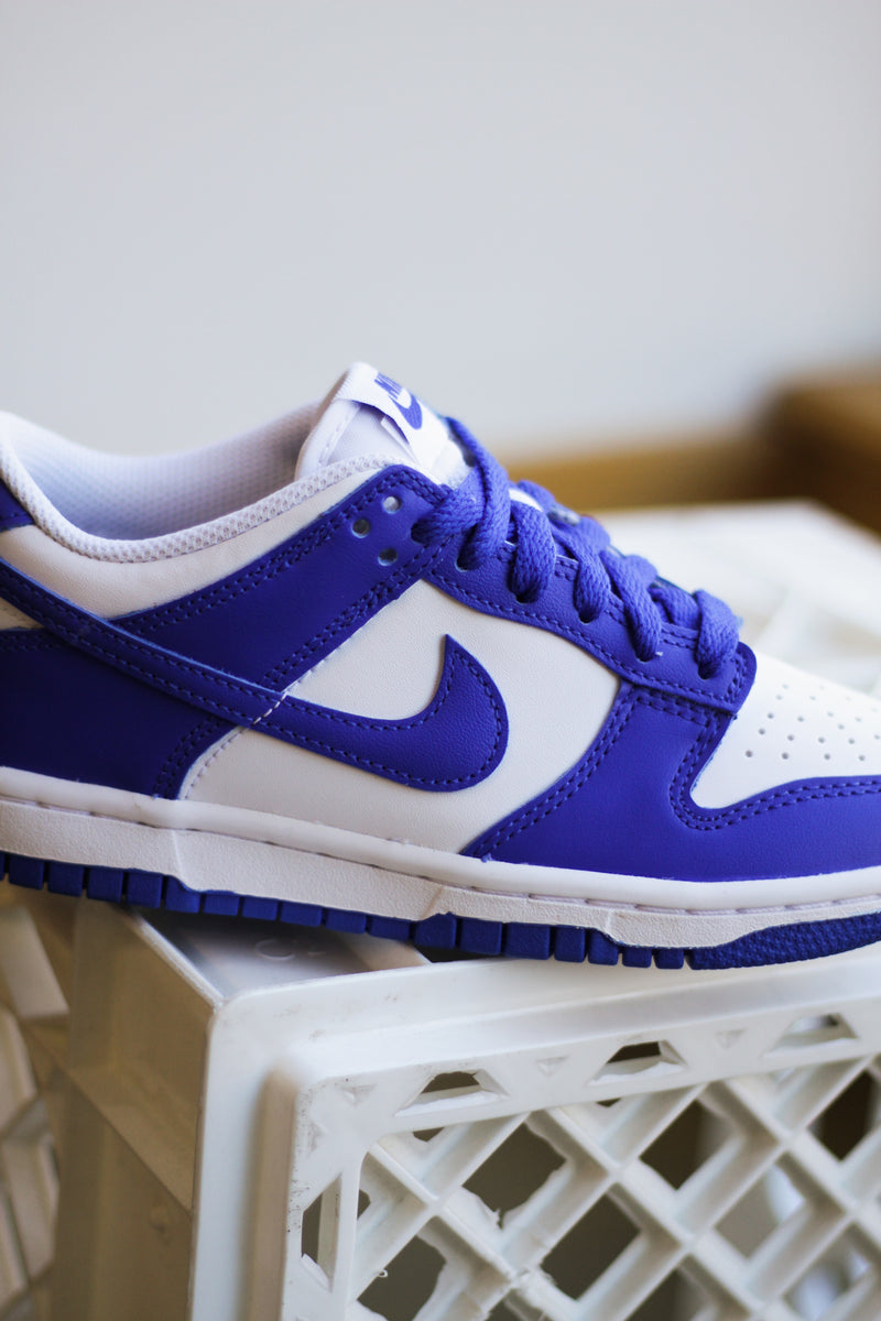 NIKE DUNK LOW (GS) "WHITE/HYPER ROYAL-HYPER ROYAL"