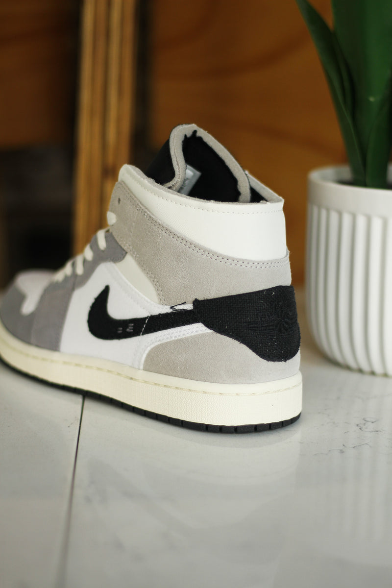AIR JORDAN 1 MID SE CRAFT (GS) "CEMENT GREY"