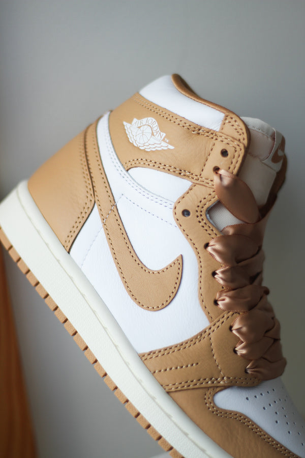 W AIR JORDAN RETRO HIGH OG "PRALINE"