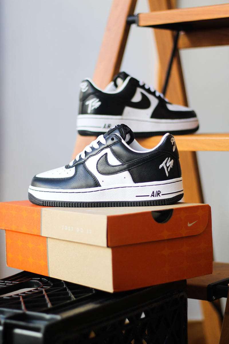 AIR FORCE 1 LOW TS "BLACK/WHITE"