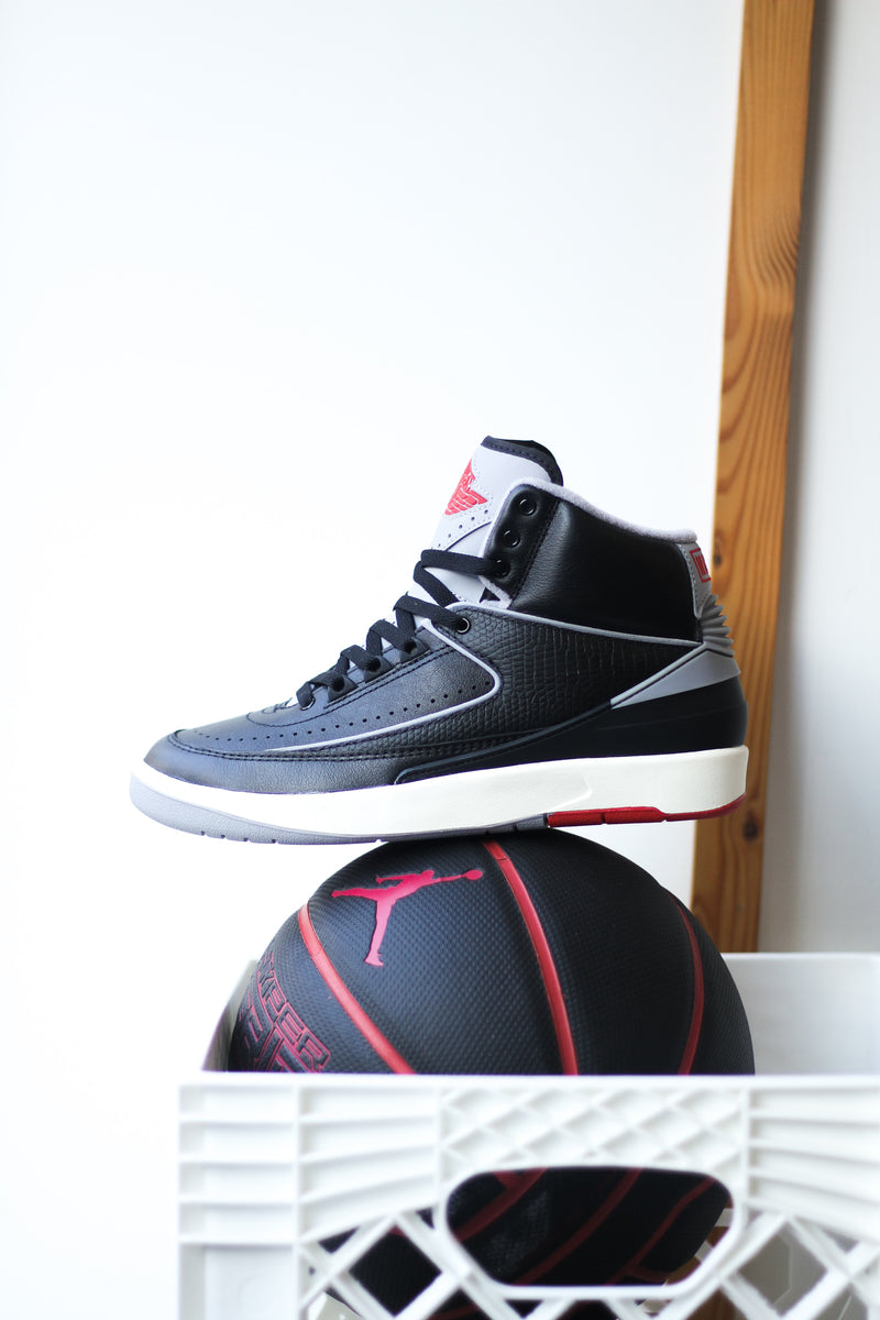 AIR JORDAN 2 RETRO "BLACK CEMENT"