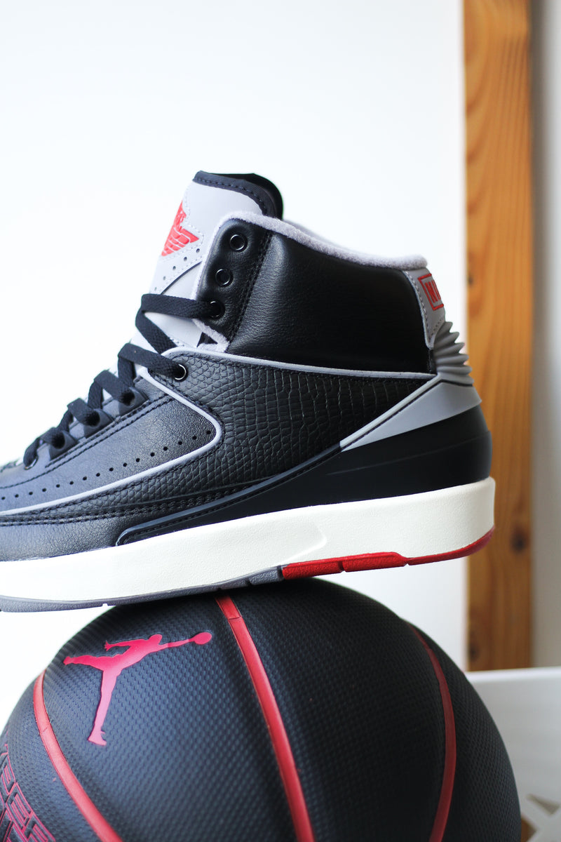 AIR JORDAN 2 RETRO "BLACK CEMENT"