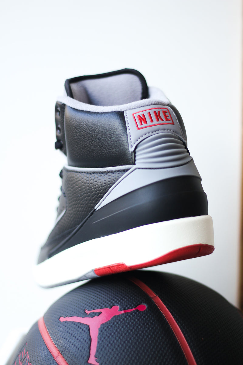 AIR JORDAN 2 RETRO "BLACK CEMENT"