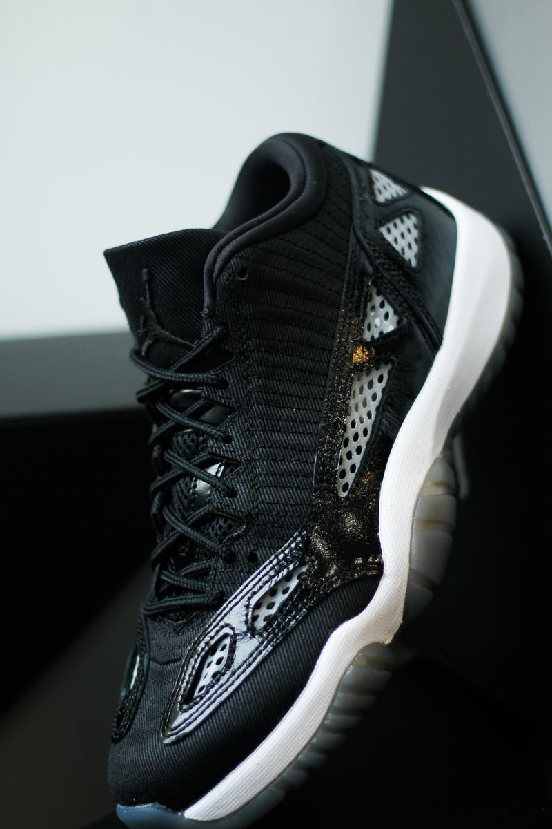 AIR JORDAN 11 RETRO LOW IE "BLACK"