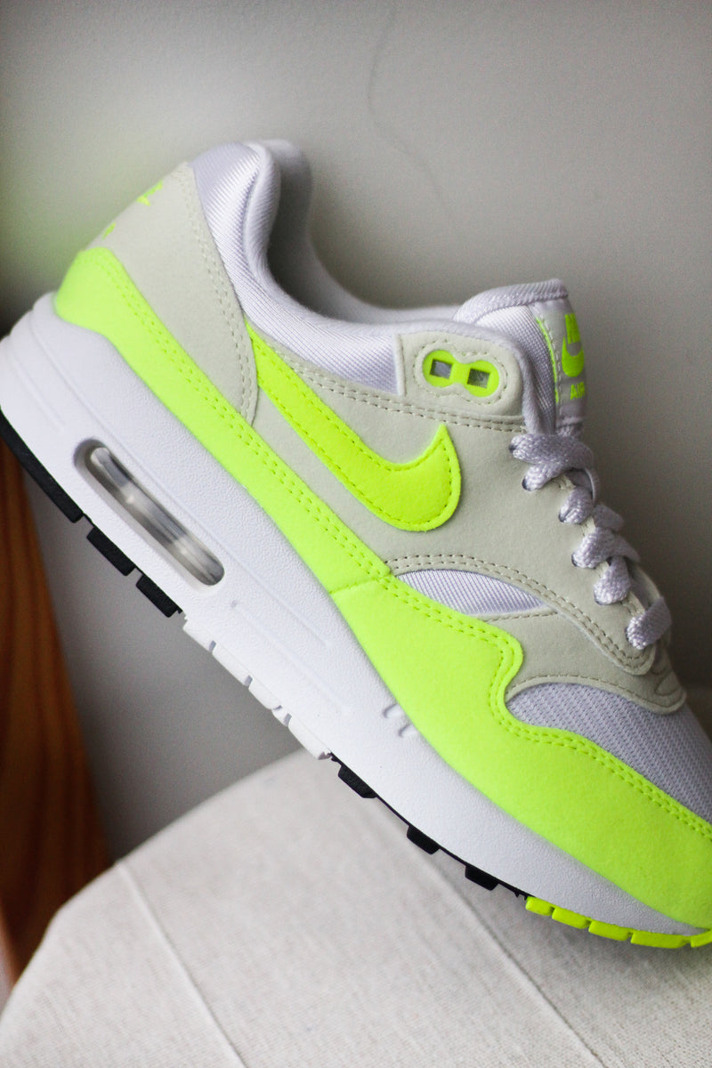 W AIR MAX 1 "VOLT"