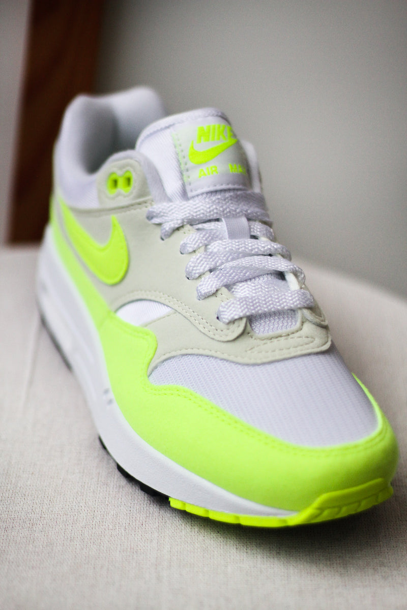 W AIR MAX 1 "VOLT"