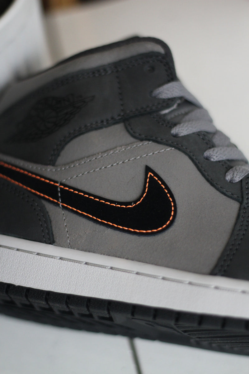 AIR JORDAN 1 MID SE "NIGHT STADIUM"