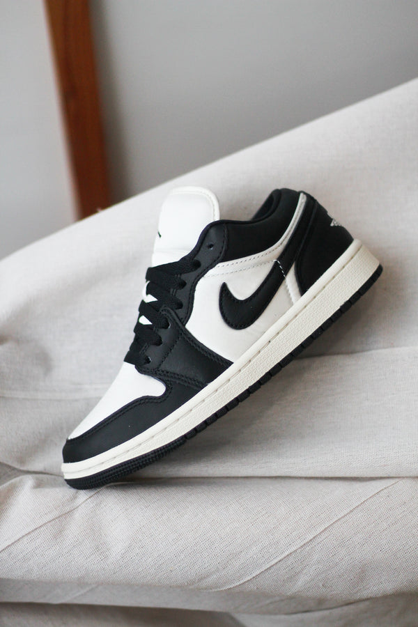 W AIR JORDAN 1 LOW SE "SAIL"