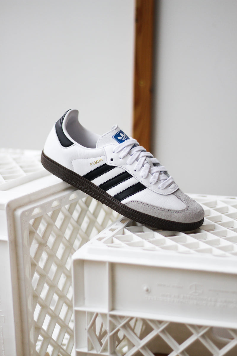 W ADIDAS SAMBA OG "CLOUD WHITE/CORE BLACK/GUM" Sneaker Room W ADIDAS SAMBA OG "CLOUD WHITE/CORE BLACK/GUM" Sneaker Room