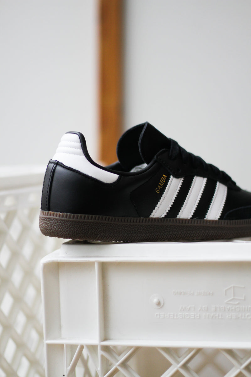 W ADIDAS SAMBA OG "CORE BLACK/CLOUD WHITE/GUM" Sneaker Room W ADIDAS SAMBA OG "CORE BLACK/CLOUD WHITE/GUM" Sneaker Room