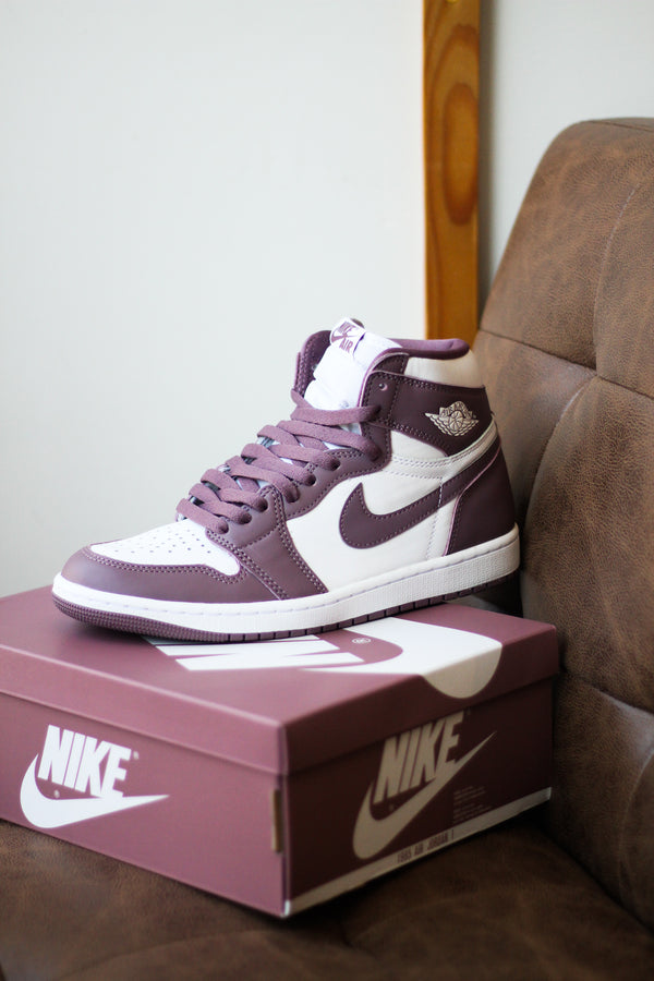 AIR JORDAN 1 RETRO HIGH OG "MAUVE"