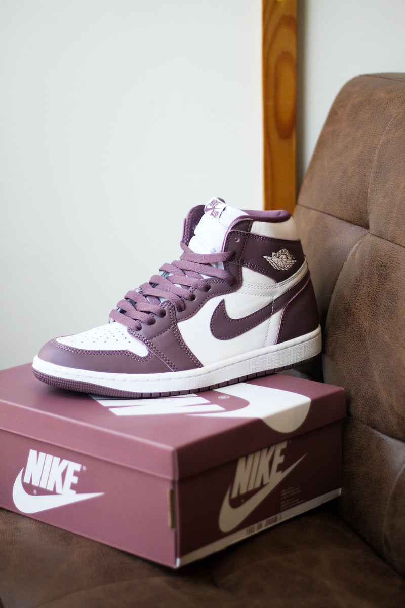 AIR JORDAN 1 RETRO HIGH OG "MAUVE"