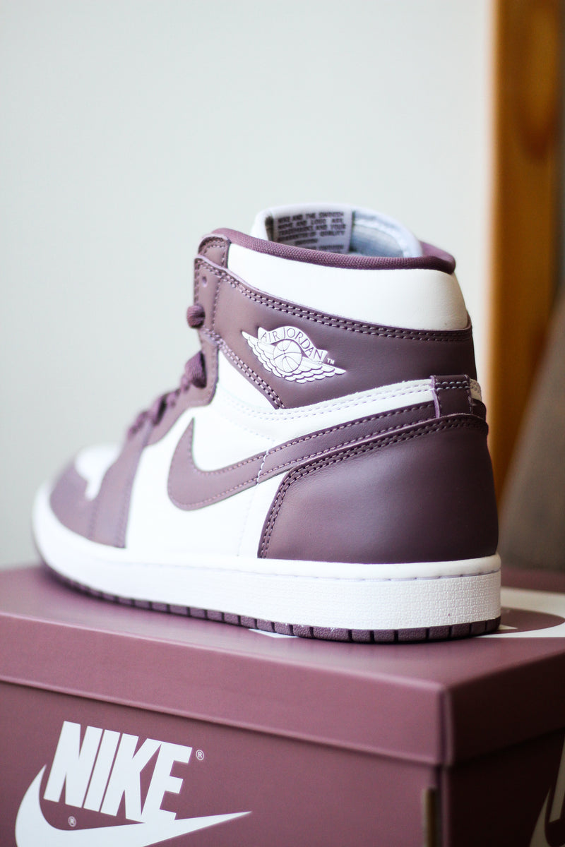 AIR JORDAN 1 RETRO HIGH OG "MAUVE"