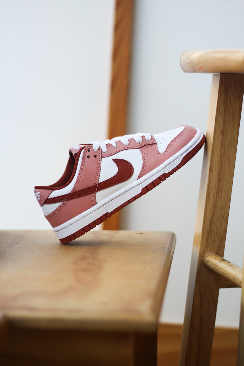 W DUNK LOW "RED STARDUST"