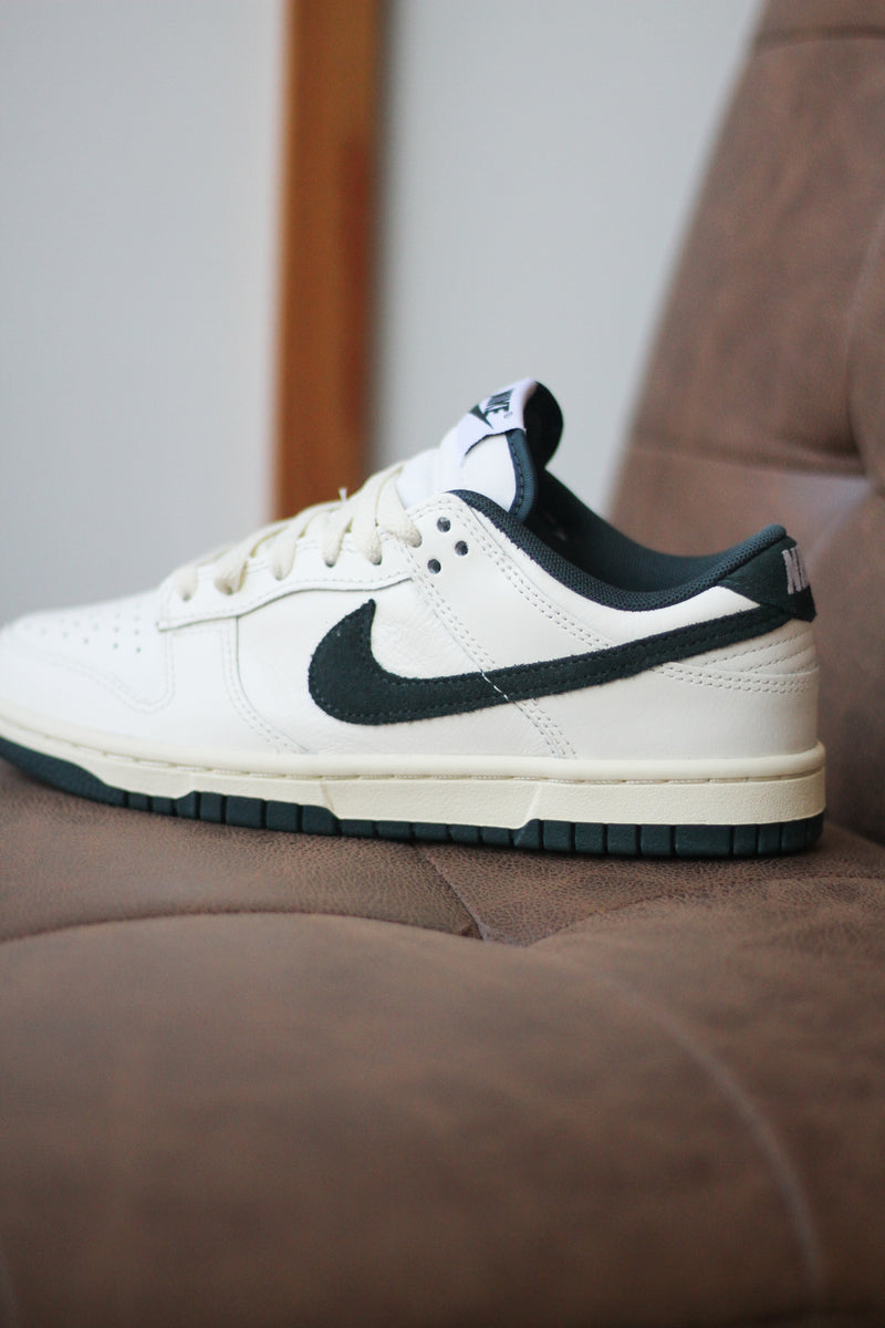 DUNK LOW "DEEP JUNGLE"